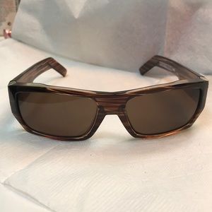 Spy sunglasses, Paycheck style